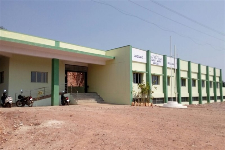 https://cache.careers360.mobi/media/colleges/social-media/media-gallery/22949/2019/1/4/Campus View of Government First Grade College Hubli_Campus-View.jpg